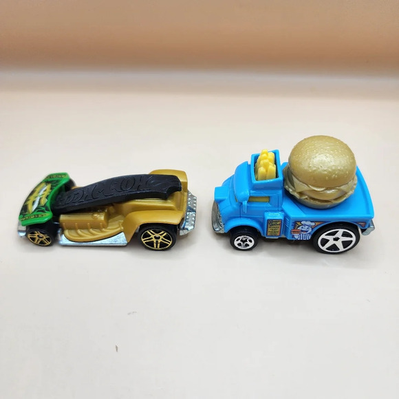 Hot Wheels Diecast Lot 2019 Road Bandit Purple Metallic Yellow - Nice - Picture 3 of 6